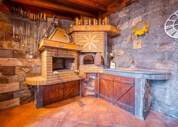 ヴィラ Palm Tree House By Amazing Madeira カマラ・デ・ロボス